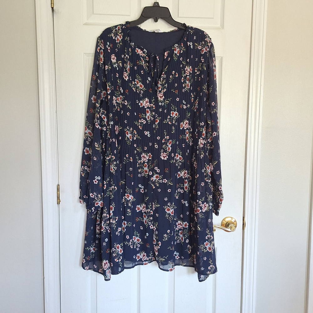 Time and Tru Navy Floral Dress